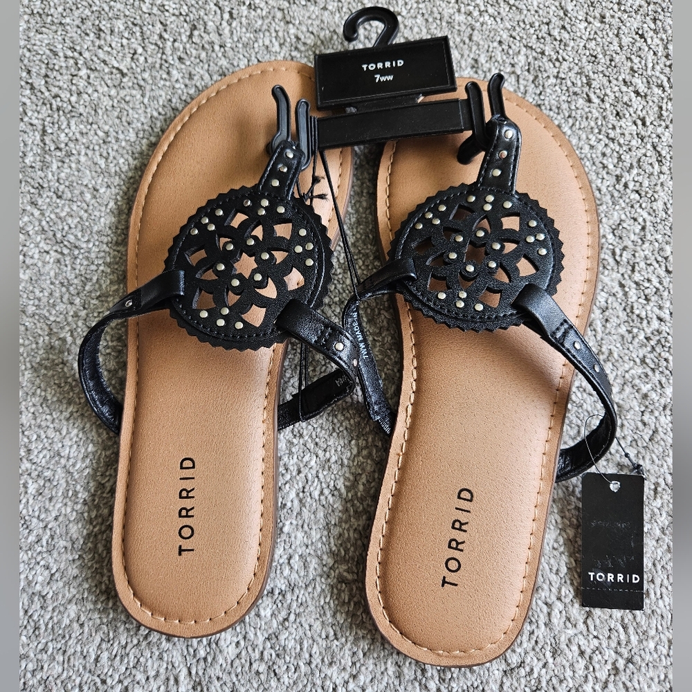 Torrid extra wide width faux leather t-strap sandal, 7ww, black - Picture 5 of 8